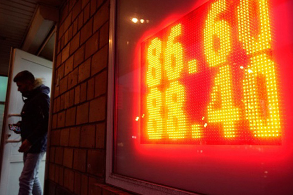 Ukraine bị tấn công, cặp đôi vội vàng làm đám cưới trong tiếng còi báo động-18