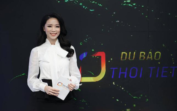 Danh tính hoa khôi xinh đẹp dẫn Chuyển động 24h trên VTV-4