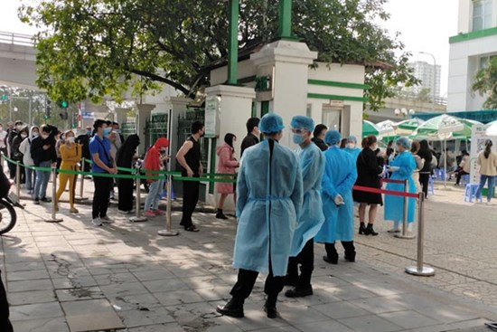 Nếu tự ý test nhanh Covid-19 tại nhà, người dân có thể đánh mất một số quyền lợi quan trọng