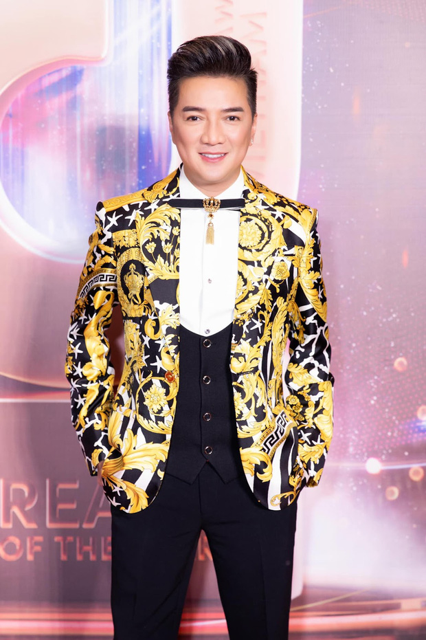 Đàm Vĩnh Hưng sai quá sai khi mừng sinh nhật ông chủ Facebook-3