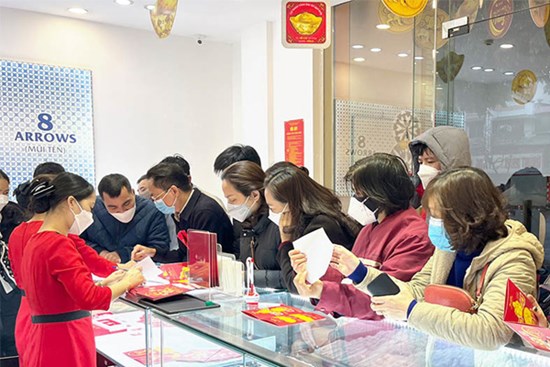 Giá vàng hôm nay 26/2: Giảm mạnh sau chạm đỉnh lịch sử