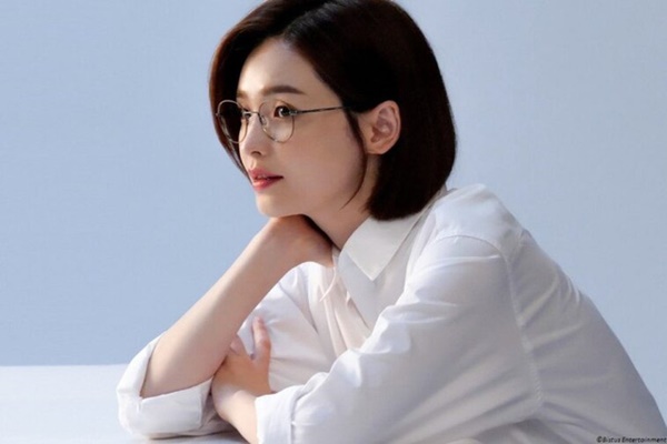 Cô bạn thân xấu số của Son Ye Jin trong Tuổi 39: Nữ hoàng nhạc kịch xứ Hàn, đóa hoa nở muộn của màn ảnh-4