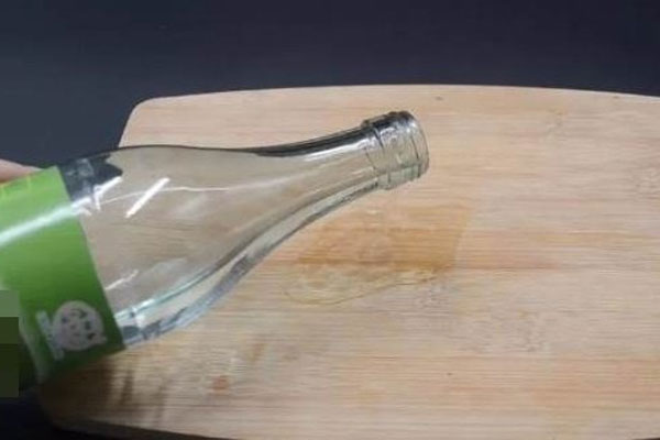 Không ngờ đổ giấm vào thớt có lợi ích kì diệu như vậy, lại còn tiết kiệm được cả trăm nghìn-1