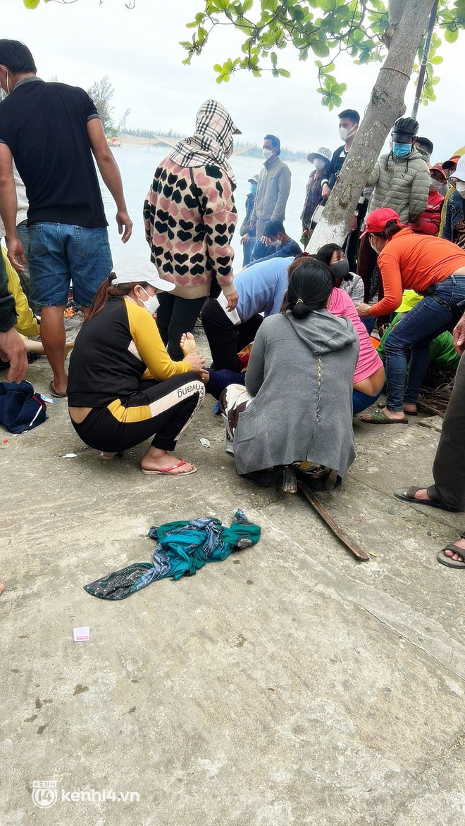 NÓNG: Chìm ca nô chở 36 khách du lịch ở Hội An, vớt được 30 người, 10 người đã tử vong-2