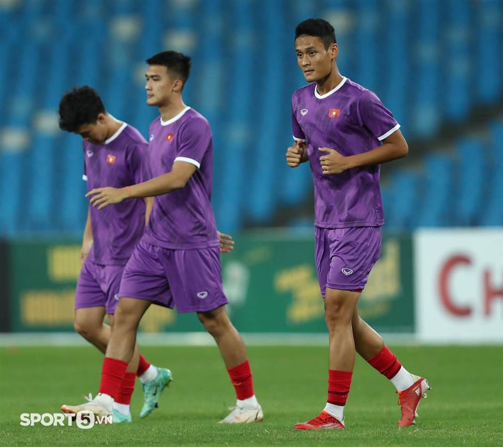 U23 Việt Nam được tiếp viện 2 bác sĩ người Campuchia-6