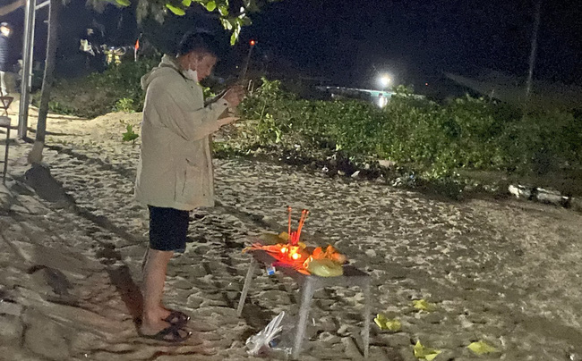 Xót xa vụ chìm ca nô ở Hội An: Có đoàn 14 người là anh em họ hàng, trong đó 8 người đã mất-3