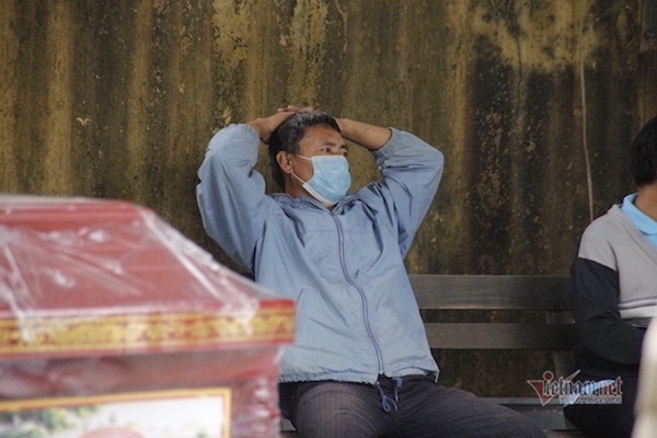 Vụ chìm ca nô 15 người tử vong: Hình ảnh thắt lòng ở nhà tang lễ-1