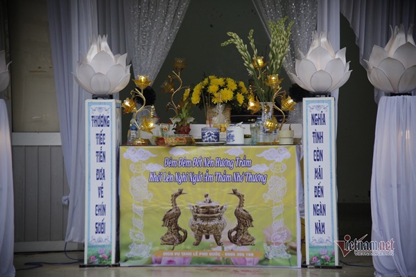 Vụ chìm ca nô 15 người tử vong: Hình ảnh thắt lòng ở nhà tang lễ-5