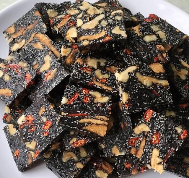 Mách chị em cách làm bánh dưỡng nhan: Ăn vào không chỉ bổ máu, mượt tóc mà da dẻ còn rạng rỡ như thuở đôi mươi-10