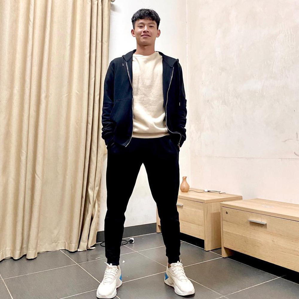 Cầu thủ áo số 21 của U23 Việt Nam đốn tim fangirl: Đẹp trai, học giỏi y như cái tên-4