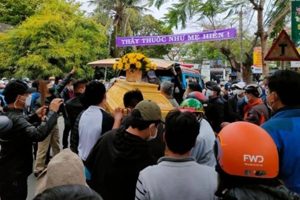 Vụ chìm ca nô ở Hội An: 2 cháu bé 3 tuổi đang mất tích là anh em trong một gia đình ở Hà Nội-2