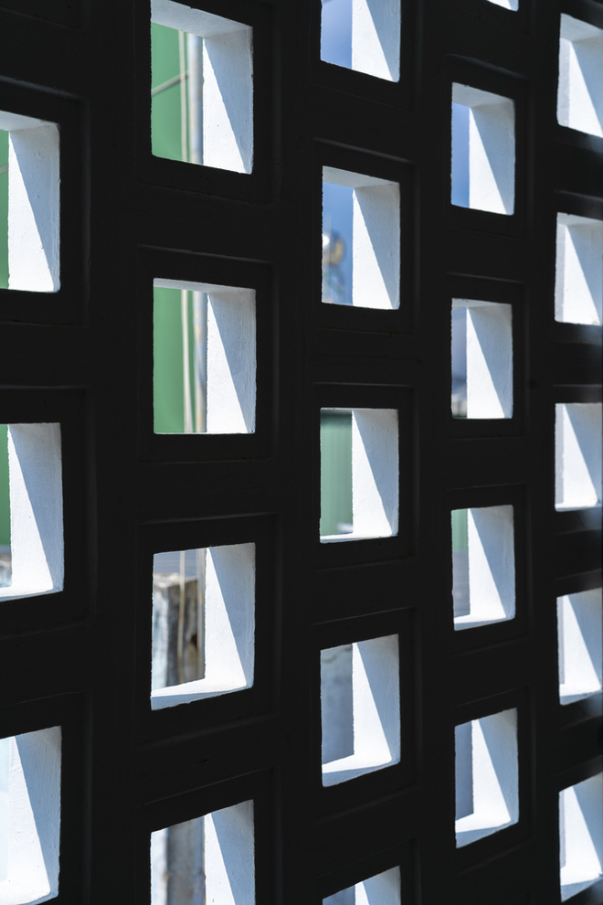 4 người ở trong ngôi nhà siêu mỏng 16,25 m² nằm cuối hẻm Bình Thạnh, Sài Gòn: Không hề bí bách hay mờ nhạt nhờ thiết kế cực độc đáo-6