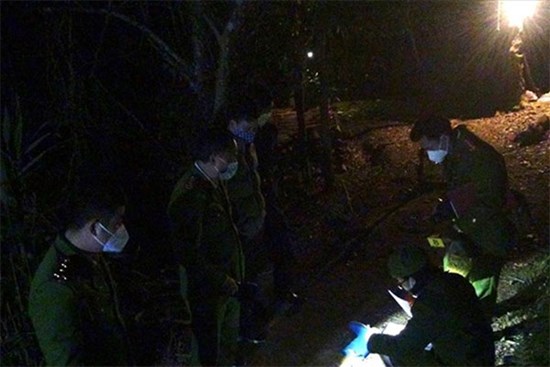 Hé lộ nguyên nhân vụ bố chồng bắn chết con dâu rồi tự sát