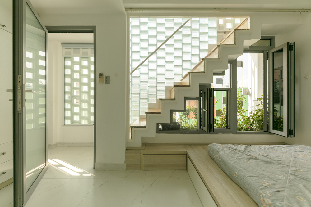 4 người ở trong ngôi nhà siêu mỏng 16,25 m² nằm cuối hẻm Bình Thạnh, Sài Gòn: Không hề bí bách hay mờ nhạt nhờ thiết kế cực độc đáo-17