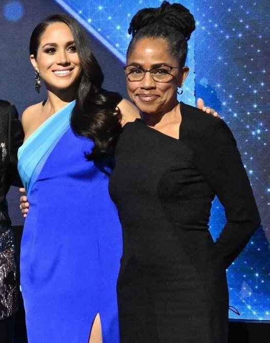 Meghan xuất hiện quyến rũ nhận giải thưởng danh giá, đưa ra lời phát biểu chứa chi tiết đặc biệt-7