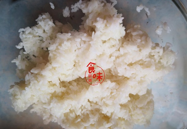 Con lười ăn rau củ mẹ&nbsp;làm món cơm nắm này, vừa ngon miệng, đẹp mắt&nbsp;lại giàu dinh dưỡng-5