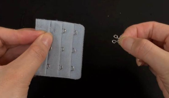 Đừng vội vứt bỏ những chiếc áo lót cũ, các móc nhỏ phía sau có thể giải quyết được vô số sự cố về trang phục cho cả nam và nữ-2