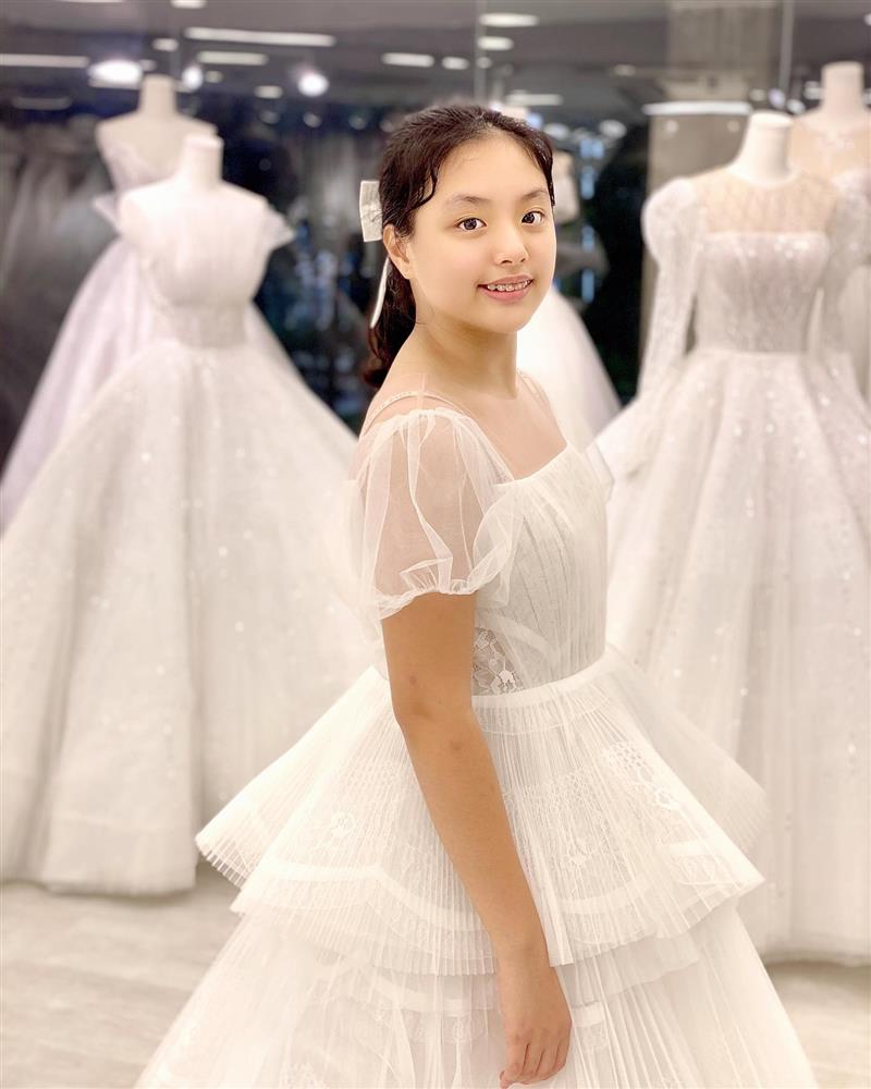 Cô bé mũm mĩm trong Bố ơi mình đi đâu thế phiên bản Việt, 8 năm sau ngoại hình khác lạ khiến ai cũng ngỡ ngàng-6