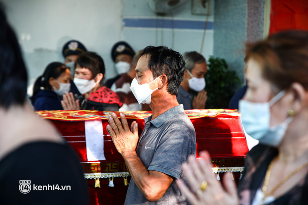 Tang lễ diễn viên nhí Gạo Nếp Gạo Tẻ: Thi thể được đưa về nhà riêng, bố mẹ đau buồn khóc ngất bên linh cữu con trai-5