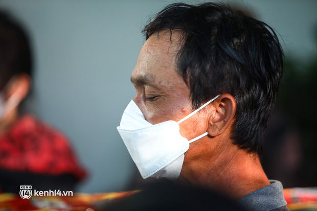 Tang lễ diễn viên nhí Gạo Nếp Gạo Tẻ: Thi thể được đưa về nhà riêng, bố mẹ đau buồn khóc ngất bên linh cữu con trai-6