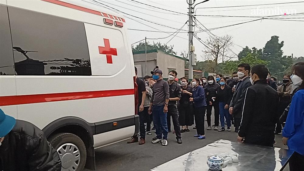 Vụ chìm ca nô ở Hội An: Quặn lòng giây phút đón thi thể 2 cháu bé về với quê nhà Hà Nội sau chuyến du lịch định mệnh-5