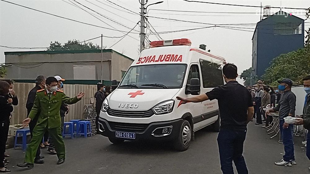 Vụ chìm ca nô ở Hội An: Quặn lòng giây phút đón thi thể 2 cháu bé về với quê nhà Hà Nội sau chuyến du lịch định mệnh-6