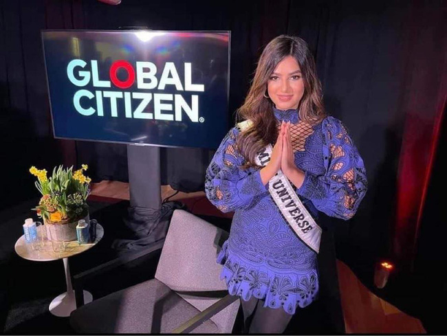 Miss Universe 2022 cứ mải miết diện những kiểu váy áo dìm dáng và lòi hết mỡ thừa-7
