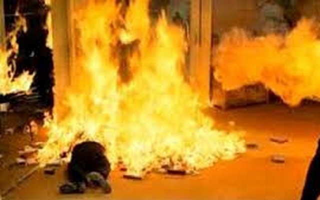 Nghi vấn nam thanh niên Hải Dương đổ xăng lên người tự thiêu ngoài nghĩa địa-1