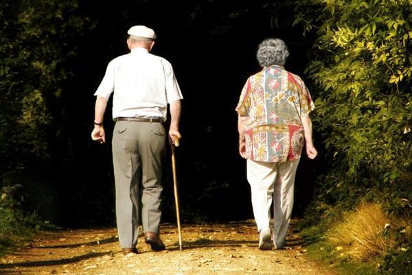 Nhìn kết quả xét nghiệm, vợ chồng tôi ôm nhau khóc trước cổng bệnh viện, nếu biết có ngày tồi tệ này thì chúng tôi đã ngủ nhiều hơn-1