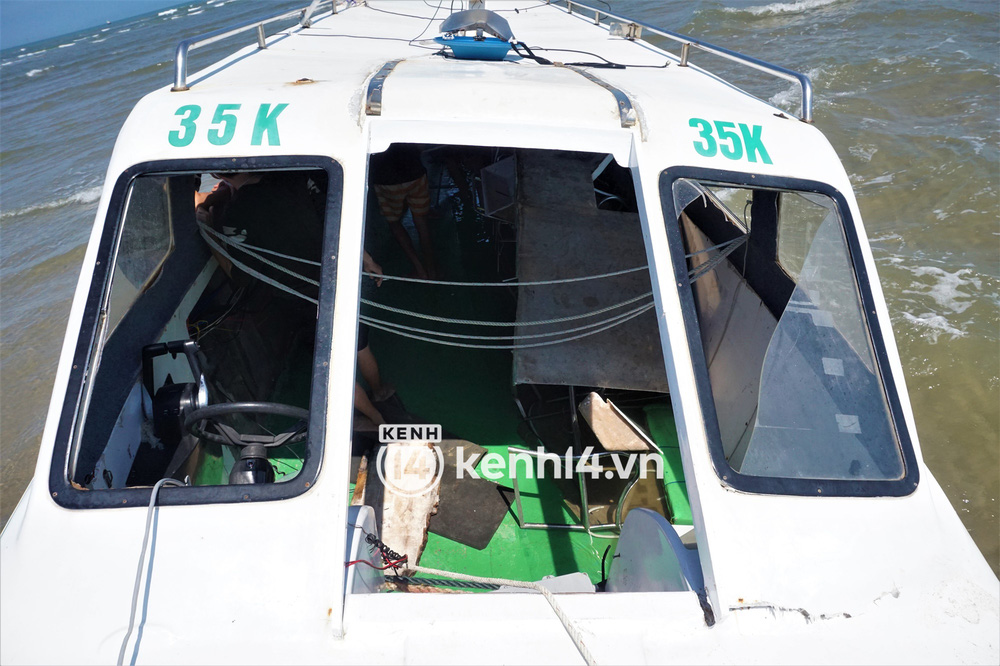 Cận cảnh bên trong chiếc cano bị chìm khiến 17 người chết và mất tích-6