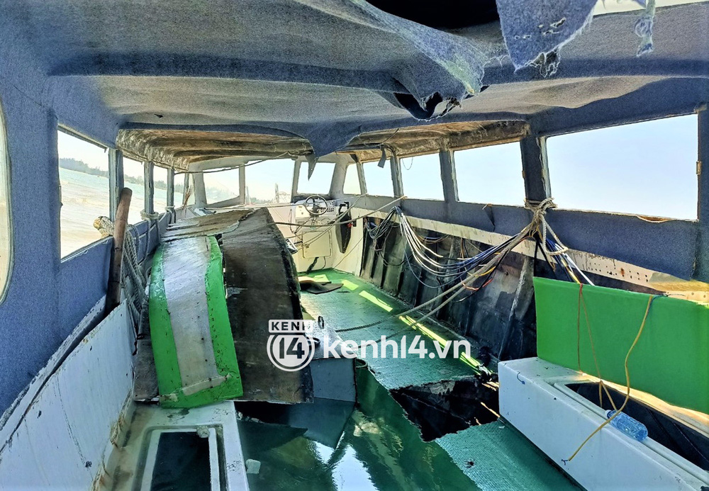 Cận cảnh bên trong chiếc cano bị chìm khiến 17 người chết và mất tích-9