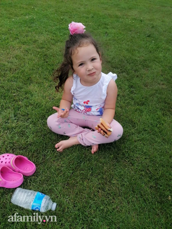 Mẹ trẻ tủi thân vì không giảm được cân sau sinh liền được ông xã người Anh an ủi 1 câu ngọt lịm, hạnh phúc nhất là có con gái xinh tựa thiên thần-5