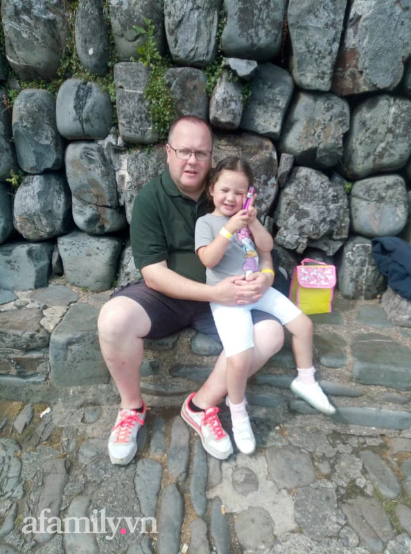 Mẹ trẻ tủi thân vì không giảm được cân sau sinh liền được ông xã người Anh an ủi 1 câu ngọt lịm, hạnh phúc nhất là có con gái xinh tựa thiên thần-6