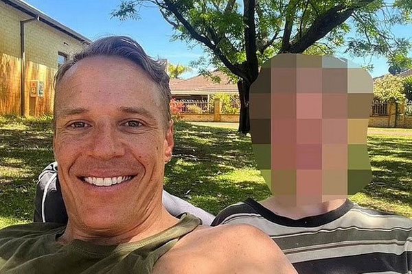 Anh chàng bị bạn gái quen qua mạng dụ vào khách sạn, đang ân ái thì hét lên rồi chạy biến-4