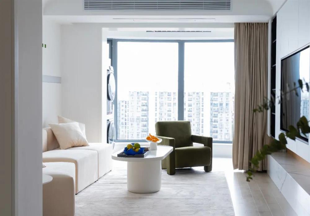 Muốn đón bố mẹ đến sống cùng, chàng trai độc thân dành 4 tháng cải tạo lại căn hộ 94m² thiếu sáng thành không gian sống khang trang đáng ghen tỵ-2