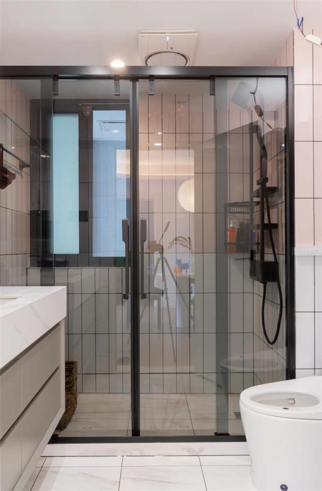 Muốn đón bố mẹ đến sống cùng, chàng trai độc thân dành 4 tháng cải tạo lại căn hộ 94m² thiếu sáng thành không gian sống khang trang đáng ghen tỵ-16