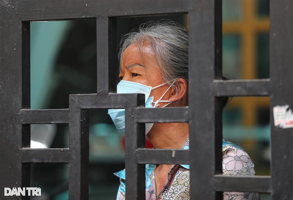 3 đám tang bao trùm xóm nhỏ ở TPHCM sau vụ chìm ca nô tại Hội An-11