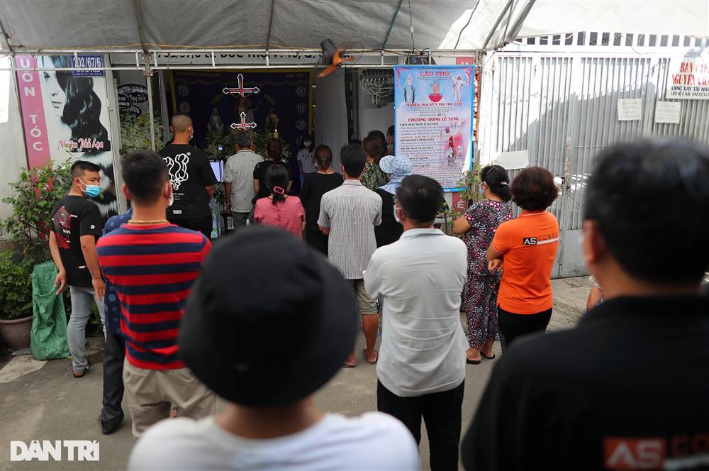 3 đám tang bao trùm xóm nhỏ ở TPHCM sau vụ chìm ca nô tại Hội An-6