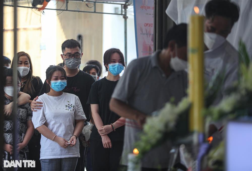 3 đám tang bao trùm xóm nhỏ ở TPHCM sau vụ chìm ca nô tại Hội An-9