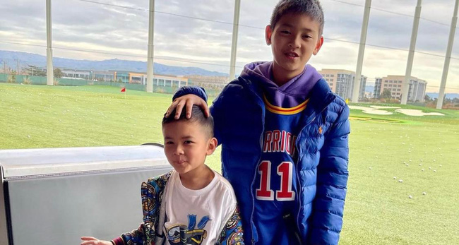 Con trai Đan Trường diện set đồ đắt đỏ trong tiệc sinh nhật 5 tuổi, dân tình tới tấp khen ăn mặc có gu từ bé nhờ 1 chi tiết nhỏ-3