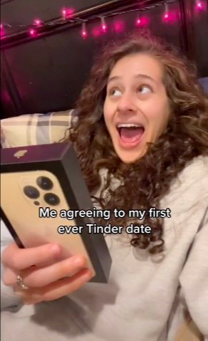 Gặp được trai đẹp, cô gái mê tít liền bỏ qua loạt biểu hiện ám muội nhưng sự thật nóng mắt phơi bày khiến cô chạy mất dép-1