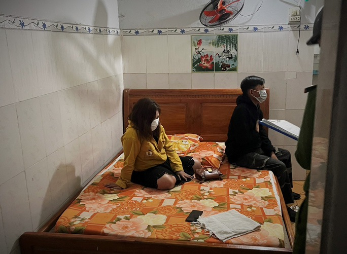 Gõ cửa nhà trọ, phát hiện ổ mại dâm 200.000 đồng/lượt-1