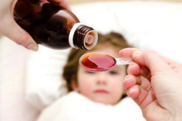 3 sai lầm khi chăm sóc trẻ F0 bị sốt khiến con nguy hiểm tính mạng, BS chỉ ra 6 cách hạ sốt đúng giúp bé nhanh dứt cơn, không lo tác dụng phụ-3