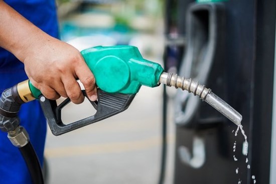 Giá xăng tăng lần thứ 6 liên tiếp, sát mốc 27.000 đồng/lít