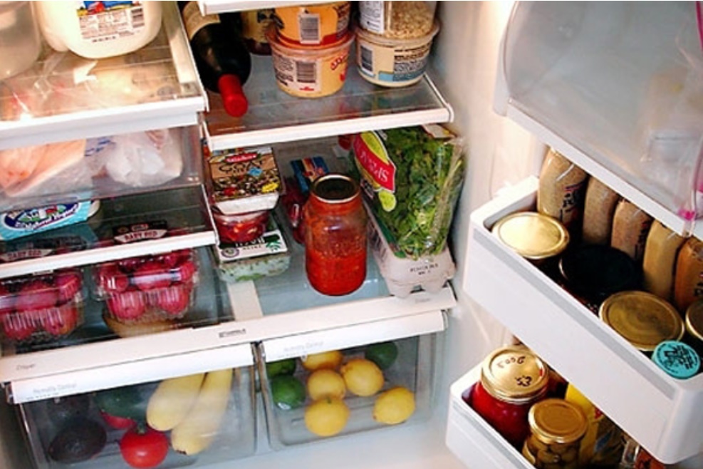 Tủ lạnh nhét chật kín đồ có ngốn điện gấp đôi bình thường?-1