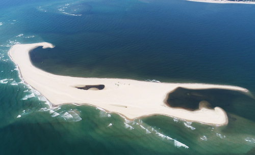 Vụ chìm ca nô 17 người chết ở Hội An liệu có liên quan đến cồn cát Khủng Long bí ẩn?-2