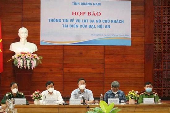 Họp báo thông tin chính thức vụ chìm ca nô khiến 17 người tử vong ở biển Cửa Đại, Hội An