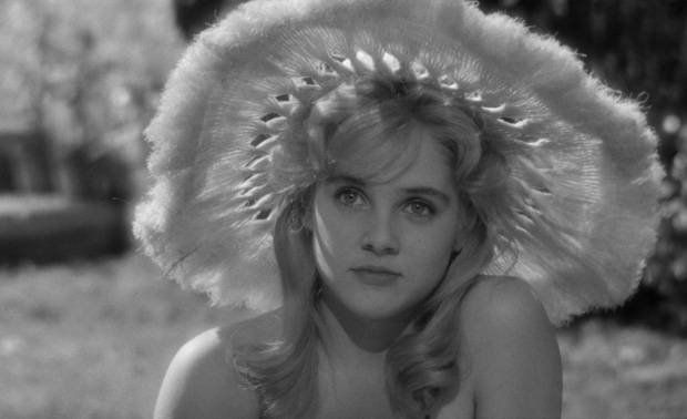 Nàng Lolita nức tiếng màn ảnh bị vai diễn nguyền rủa: Trầm cảm vì mang danh bom sex, qua đời trong sự ghẻ lạnh của con gái-3