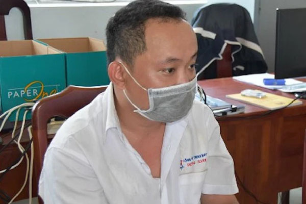 Bị giật điện thoại, 2 nữ sinh đạp ngã 2 tên cướp lấy lại tài sản-1