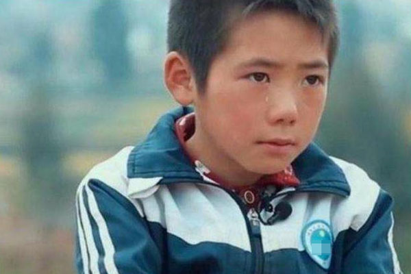 Đêm tân hôn, tôi chỉ hỏi một câu mà khiến chồng cun cút chủ động giao hết thẻ lương, tiền tiết kiệm-1